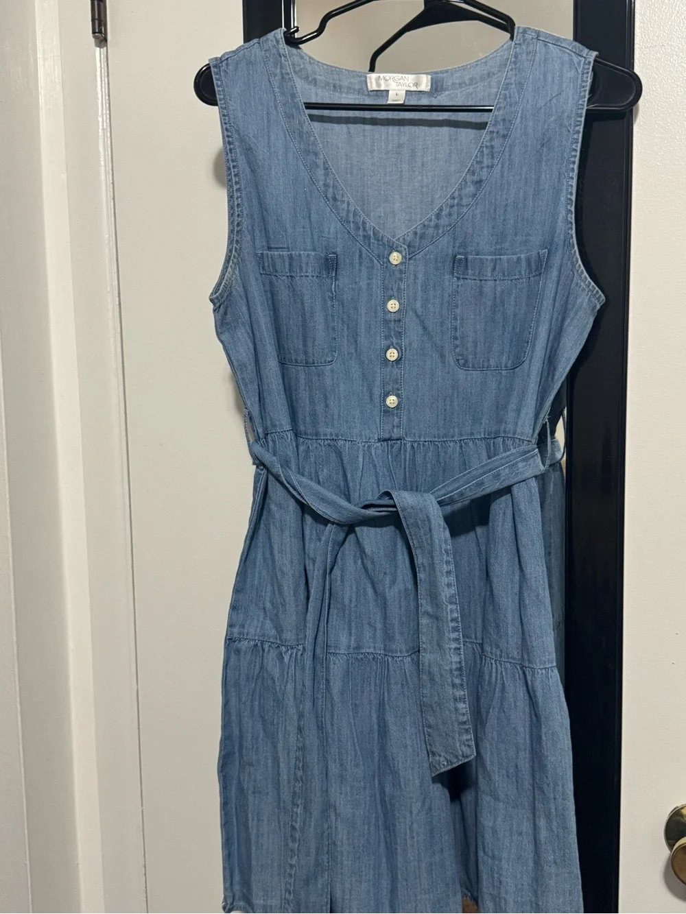 Morgan Taylor Light Blue Sleeveless Chambray Midi Dress with Tie Waist - Picture 2 of 4